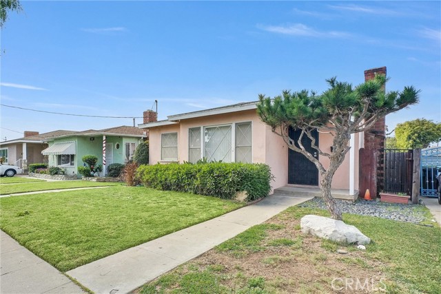 Property photo of 933 King AV