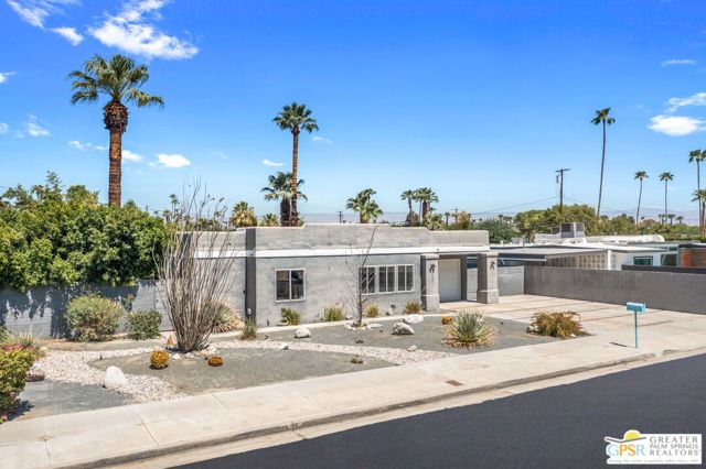 Property photo of 1572 N Riverside DR