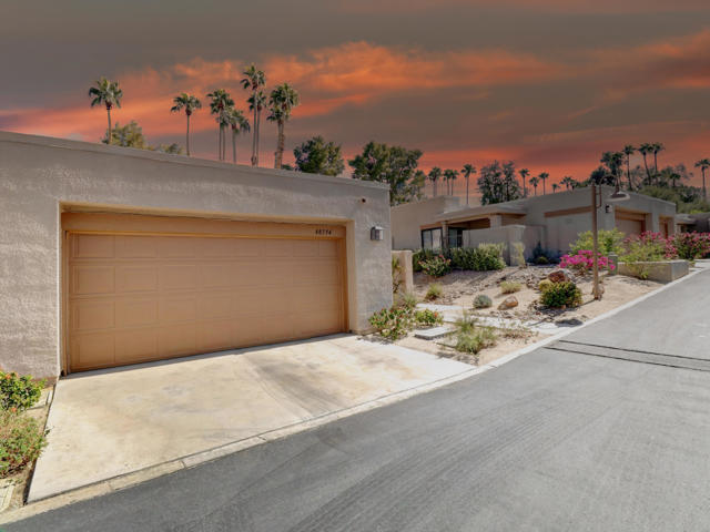 Property photo of 48594 Oakwood WY