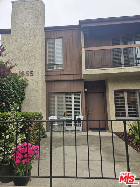 Property photo of 1655 Greenfield AV