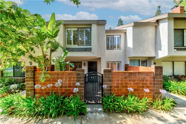 Photo of 1657 Sherwood Village Cr