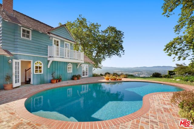 Property photo of 15401 Mulholland DR