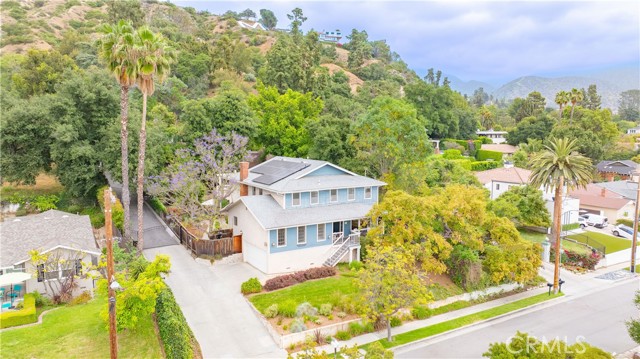 Property photo of 803 Crescent DR