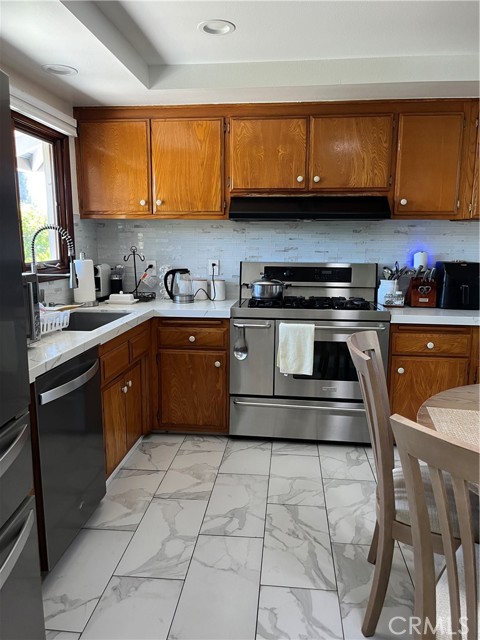 Property photo of 2454 Beacon ST