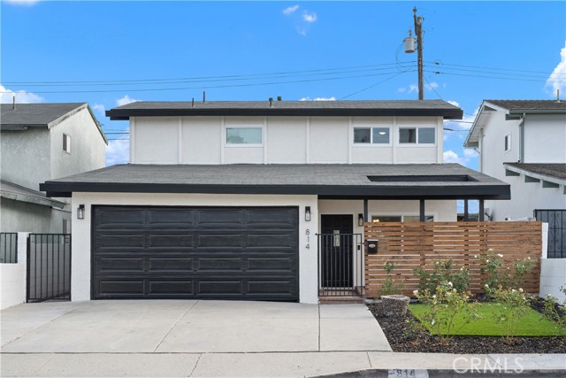 Property photo of 814 E Calbas ST