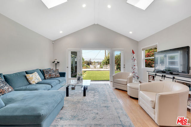 Property photo of 3733 Willowcrest AV