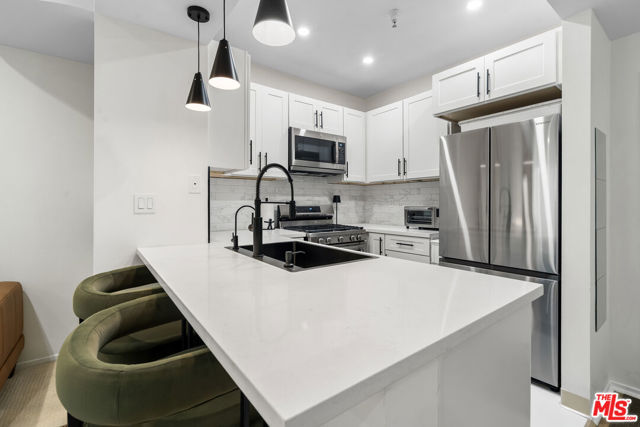 Property photo of 620 S Gramercy PL