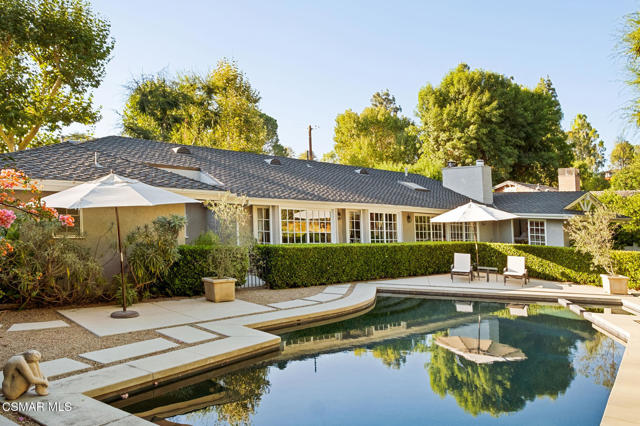 Property photo of 4658 Del Moreno DR