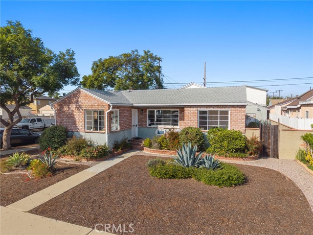 Property photo of 2043 W 152nd