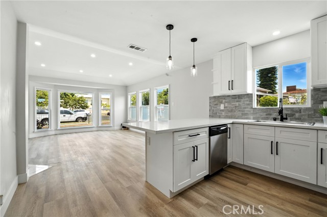 Property photo of 840 W 130th