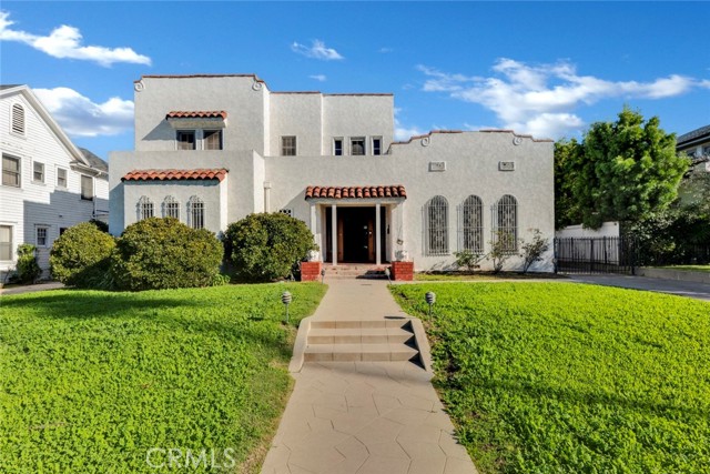 Property photo of 1224 S Wilton PL