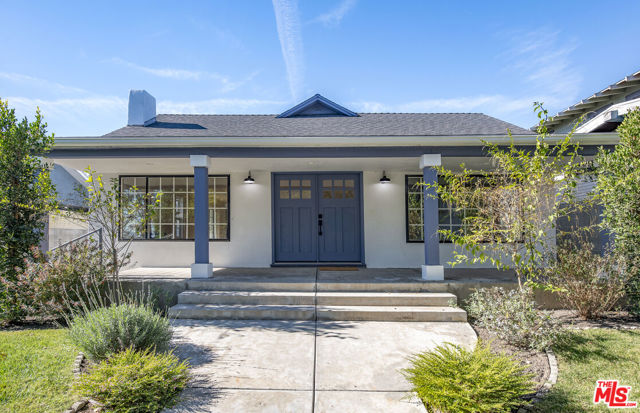 Property photo of 325 N Wilton PL