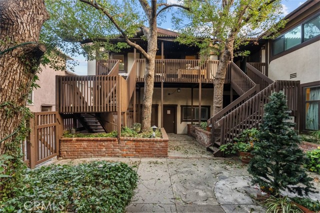 Property photo of 15457 Moorpark ST