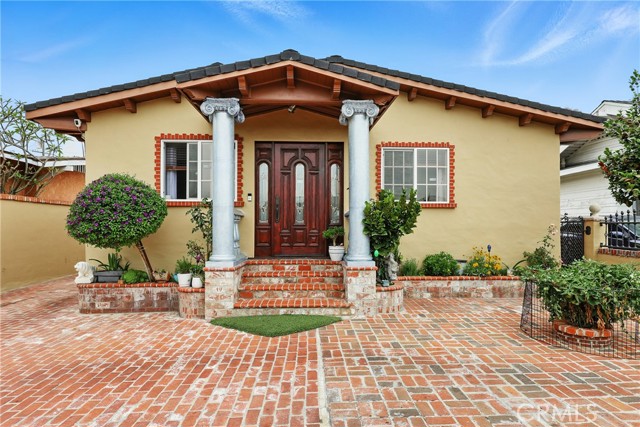 Property photo of 1729 W 51st PL
