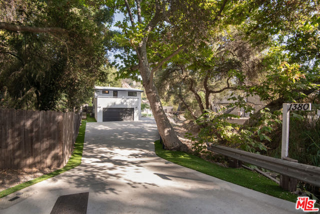 Photo of 1380 Old Topanga Canyon Rd