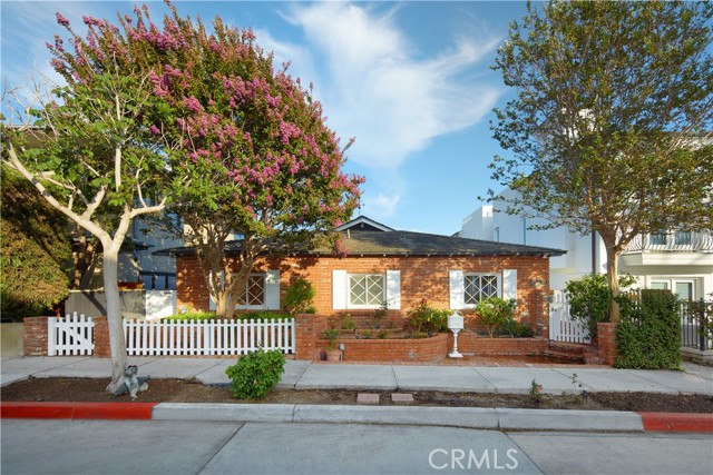 Property photo of 216 Poppy AV