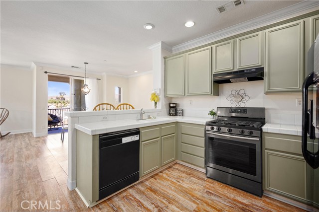 Property photo of 1800 E Lakeshore DR