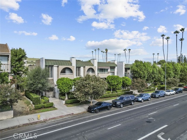 Property photo of 5325 White Oak AV