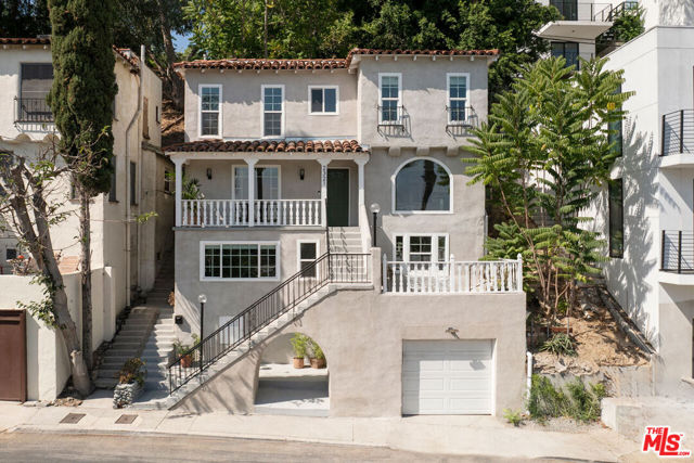 Property photo of 2321 Lake View AV
