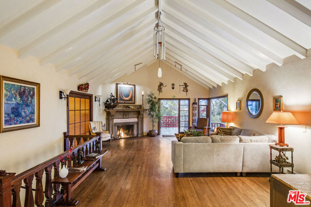 Property photo of 2882 Belden DR