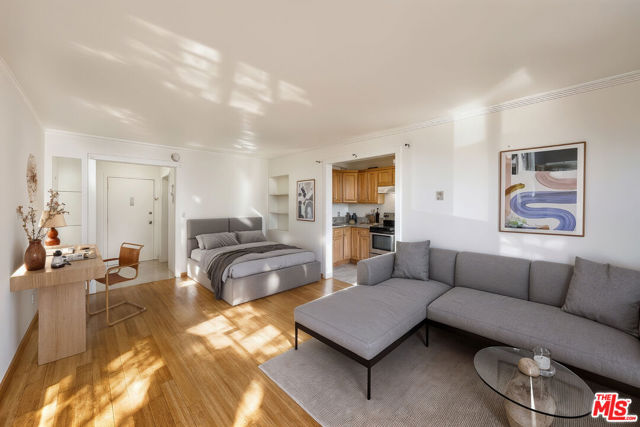 Property photo of 425 S Kenmore AV