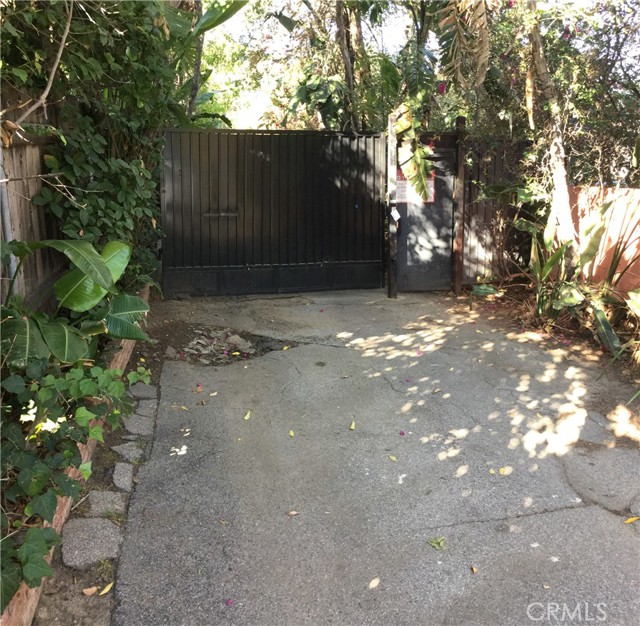 Property photo of 5457 Encino Ave.