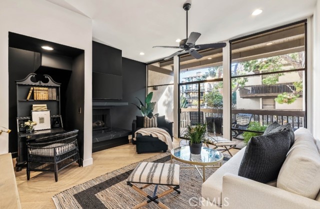 Property photo of 6112 Marina Pacifica DR