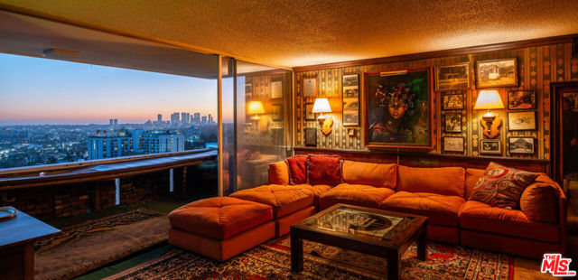 Property photo of 8787 Shoreham DR