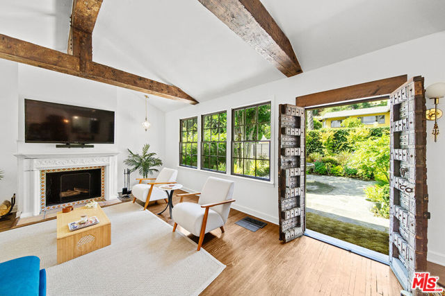 Property photo of 6626 Cahuenga TE