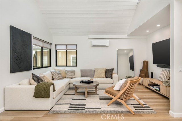 Property photo of 717 Orchid AV