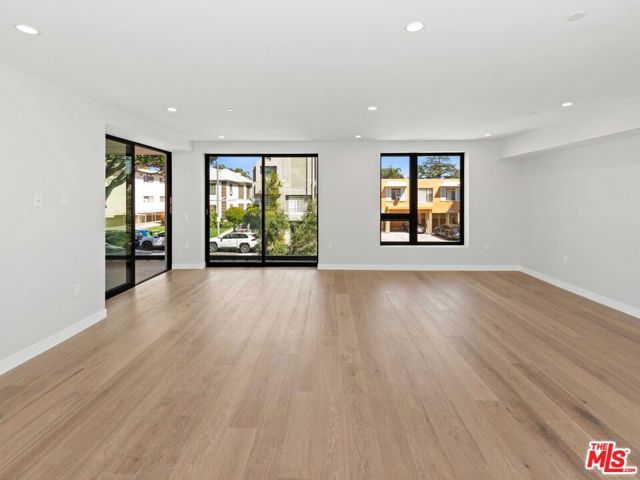 Property photo of 1017 N Croft AV