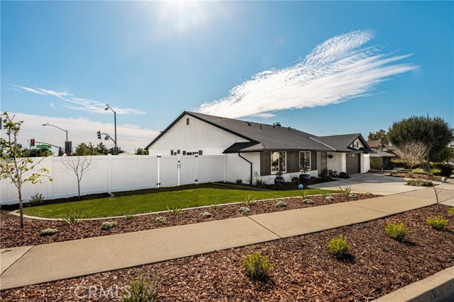 Property photo of 688 Buttonwood