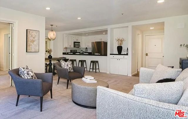Property photo of 880 W 1st ST