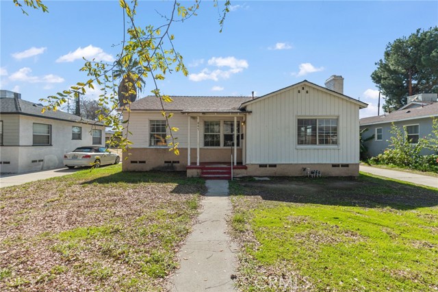 Property photo of 847 W 25th ST