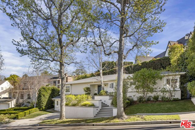 Property photo of 678 Loring AV