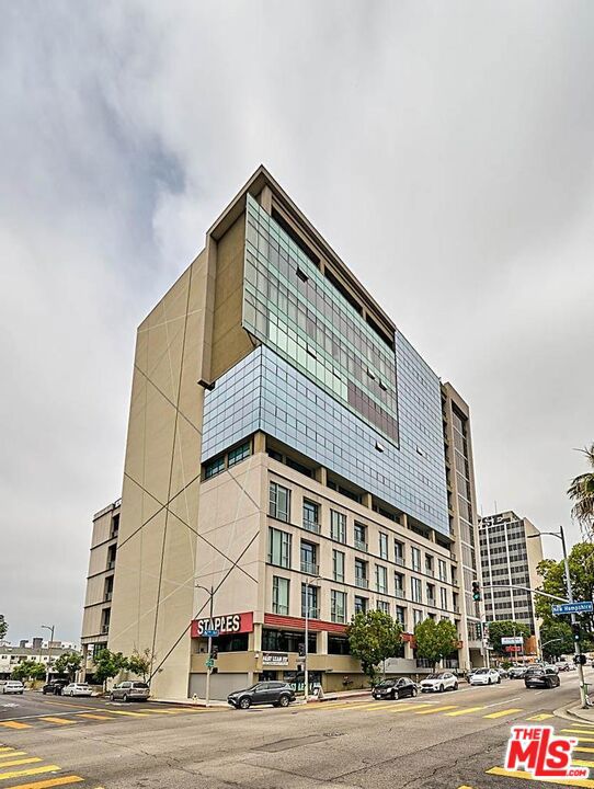 Property photo of 3223 W 6th ST