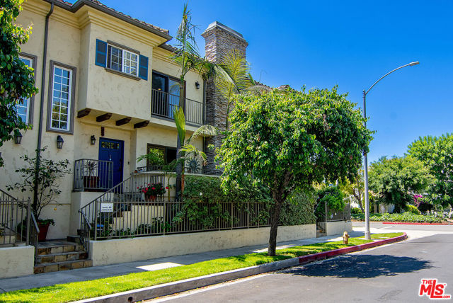 Property photo of 11622 Valley Spring LN