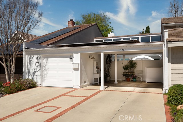 Property photo of 32117 Beachlake LN