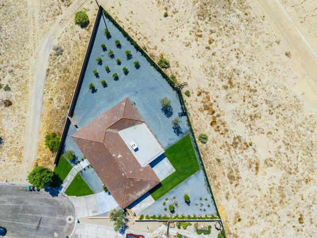 Property photo of 79869 Hummingbird LN