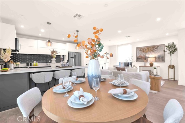 Property photo of 113 N Manhattan PL