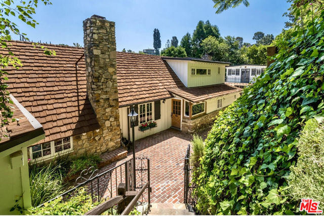 Property photo of 3940 Davana RD