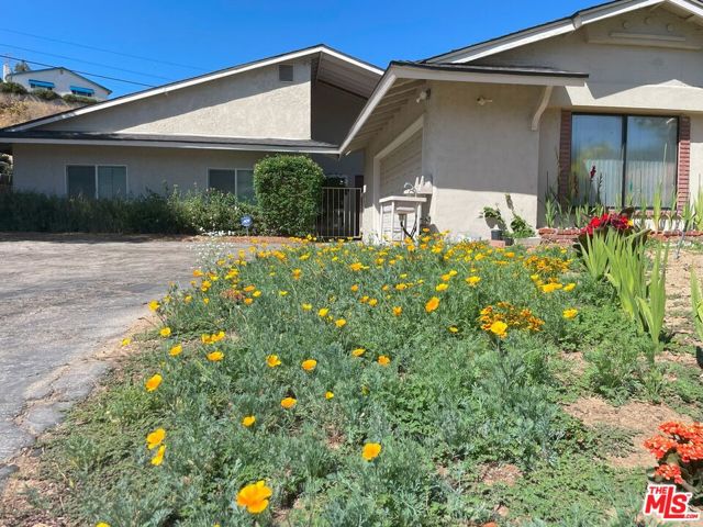 Property photo of 2362 Cuatro DR