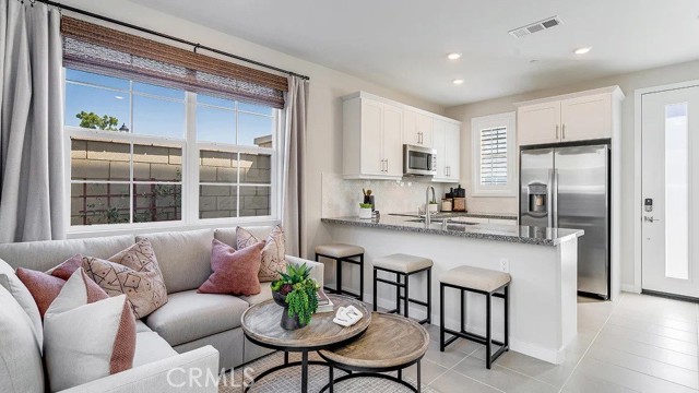 Property photo of 2546 E Lincoln Paseo