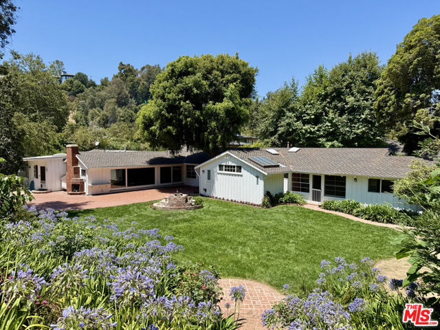 Property photo of 1754 Mandeville Canyon RD