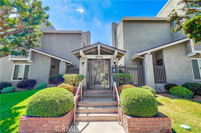 Property photo of 609 Meyer LN