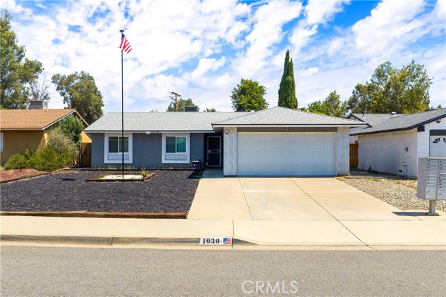 Property photo of 1030 Amber LN