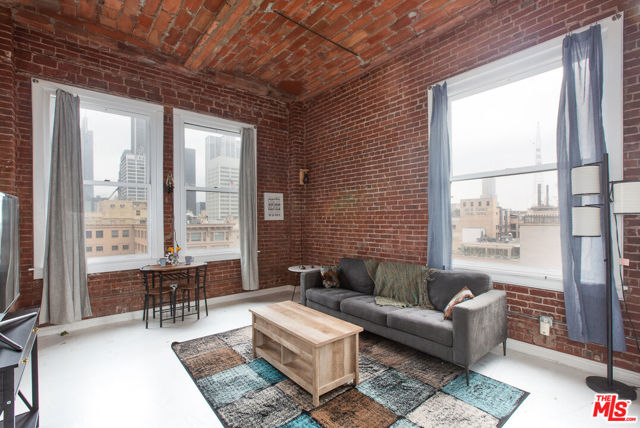 Property photo of 215 W 7th ST