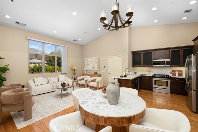 Property photo of 1406 S California AV