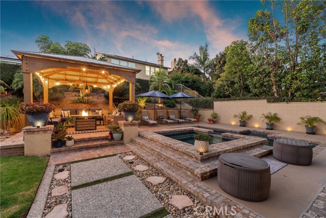 Photo of 2440 N Highwood Rd