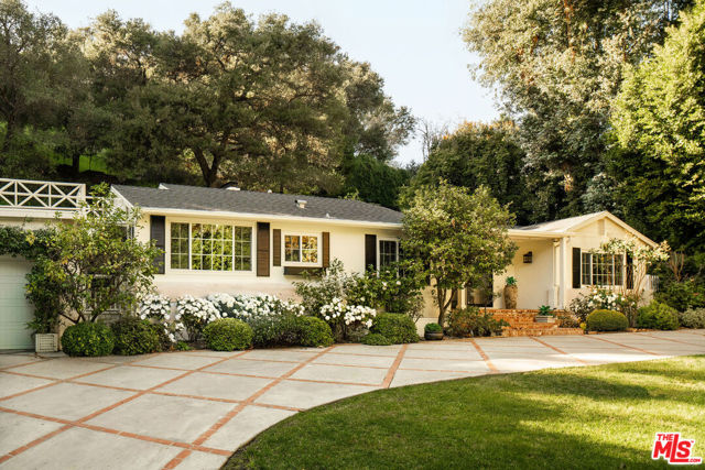 Property photo of 2533 Benedict Canyon DR